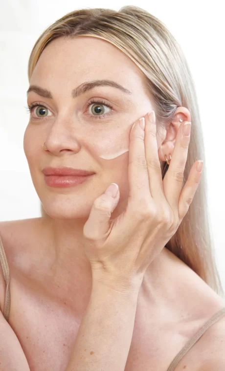 Sorted Skin Intensive Rescue Face Lotion woman