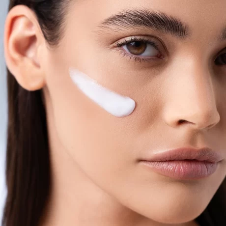 MESAUDA BEAUTY Chrono flawless on face